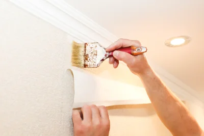 Pose de papier peint à Sorèze — revêtements muraux et toiles de verre